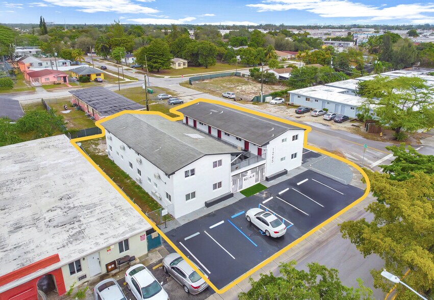 1265 Sharazad Blvd, Opa Locka, FL à vendre - Photo de l’immeuble – Image 2 sur 18
