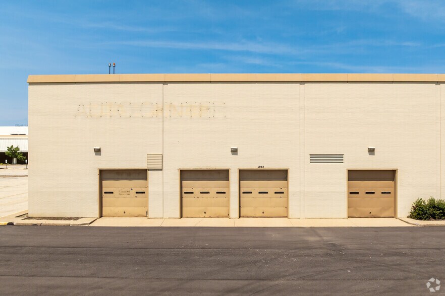 890 Perimeter Dr, Schaumburg, IL à vendre - Photo de l’immeuble – Image 2 sur 5