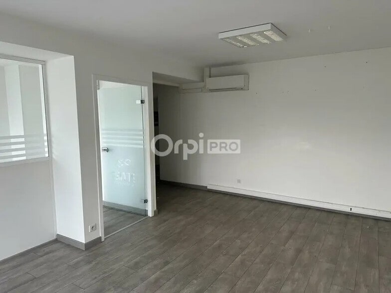 Local commercial dans Rezé à louer - Photo de l’immeuble – Image 2 sur 3