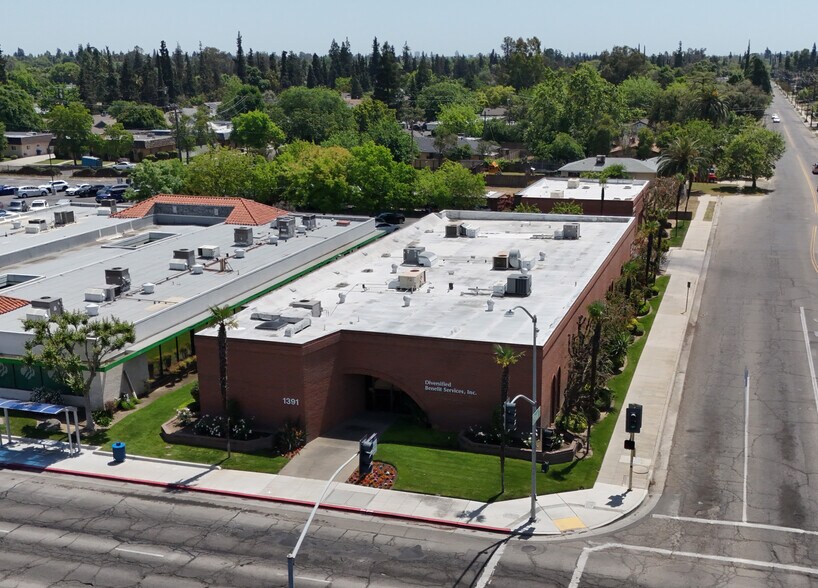 1391-1393 W Shaw Ave, Fresno, CA à louer - Photo de l’immeuble – Image 1 sur 1