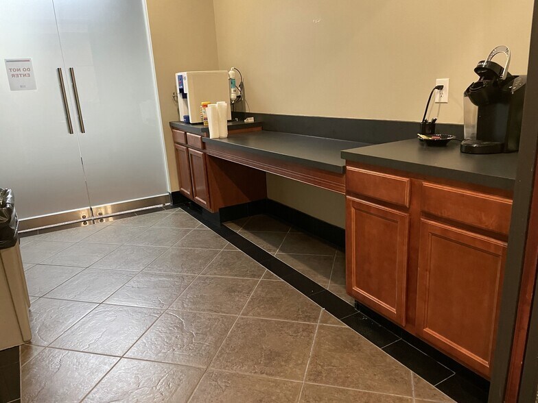 3133 Fire Rd, Egg Harbor Township, NJ à vendre - Photo intérieure – Image 3 sur 13