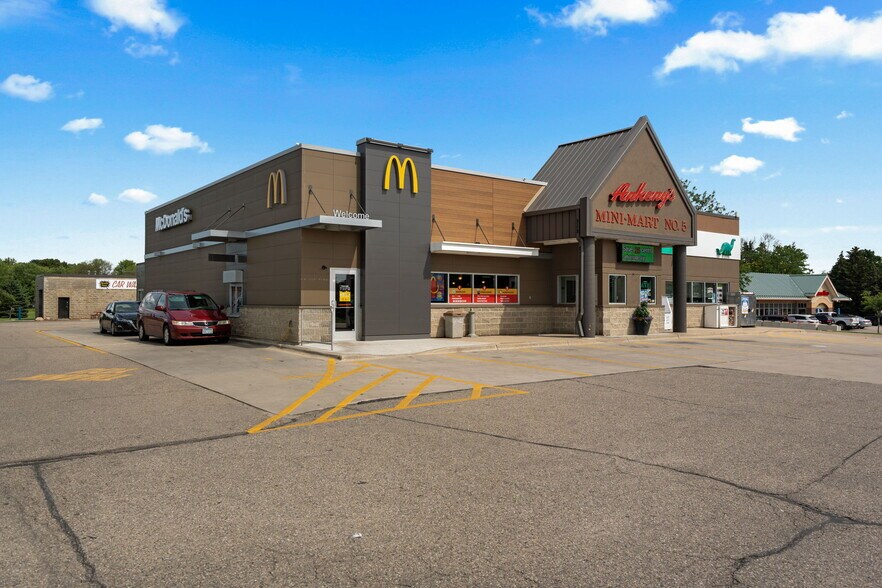 1400 14th St NW, Austin, MN à vendre - Photo de l’immeuble – Image 2 sur 74