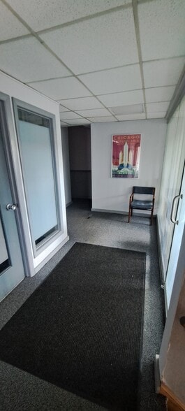 6957 W North Ave, Oak Park, IL à vendre - Photo intérieure – Image 3 sur 9