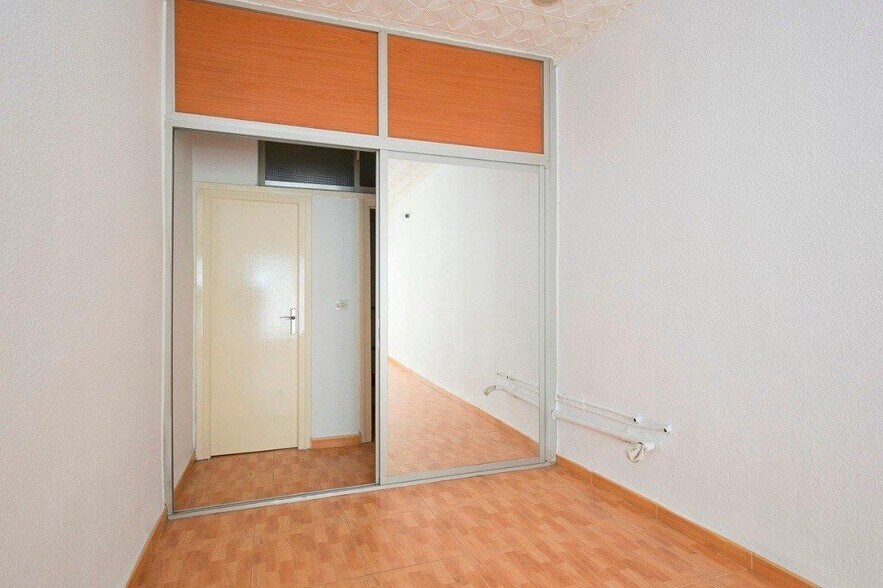 Local commercial dans Granada à louer - Photo de l’immeuble – Image 3 sur 11