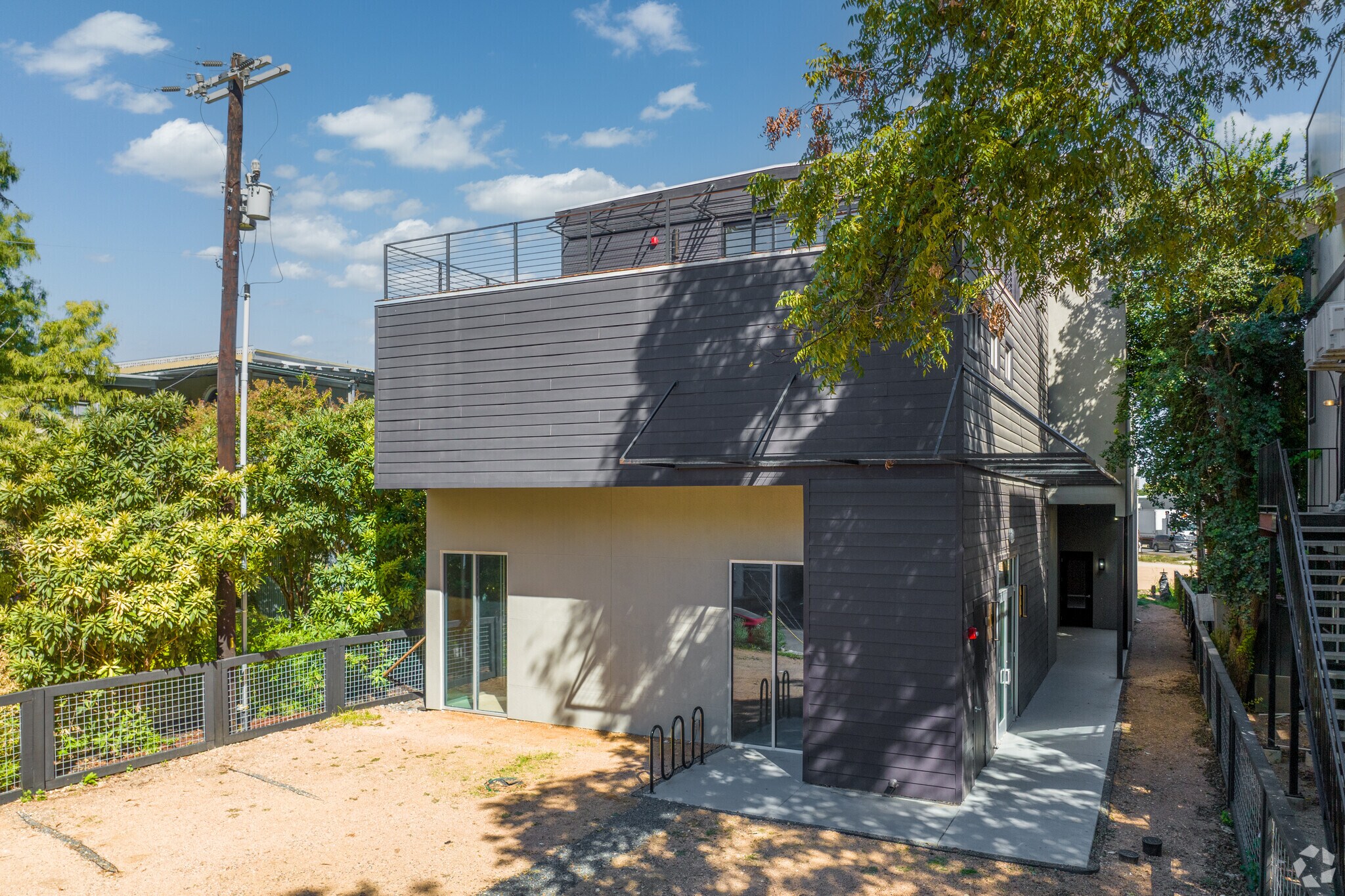 415 E Cevallos St, San Antonio, TX à louer Photo de l’immeuble– Image 1 sur 38