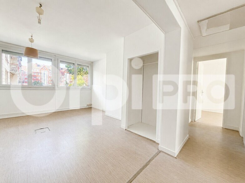 Bureau dans Beauvais à vendre - Photo intérieure – Image 1 sur 6