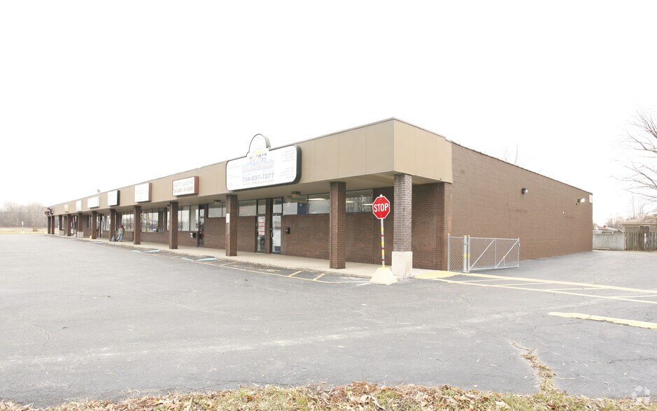 9800-9880 Haggerty Rd, Belleville, MI à louer - Photo de l’immeuble – Image 2 sur 4
