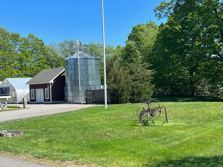 244 Amesbury Rd, Kensington, NH à vendre - Photo de l’immeuble – Image 2 sur 24