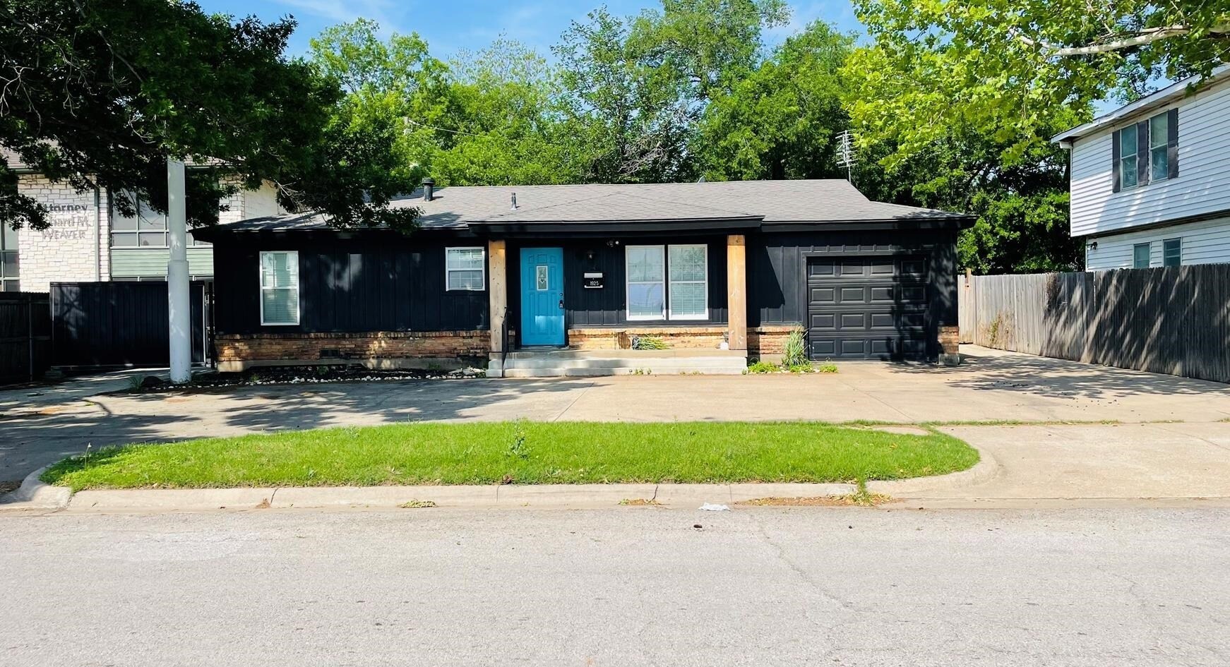 1925 Hickory Dr, Haltom City, TX à louer Photo de l’immeuble– Image 1 sur 8