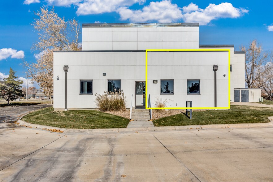 811 E 30th Ave, Hutchinson, KS à louer - Photo de l’immeuble – Image 2 sur 8