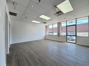 490-534 Mcnicoll Ave, Toronto, ON à louer Photo intérieure– Image 2 sur 5