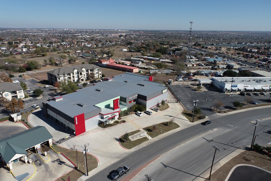 8401 Crestway Dr, Converse, TX à louer - Aérien – Image 2 sur 6
