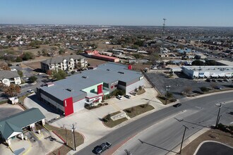 8401 Crestway Dr, Converse, TX - Vue aérienne vue de carte - Image1