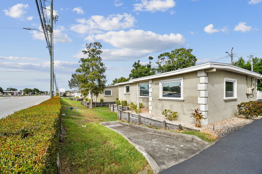 11589 Seminole Blvd, Largo, FL à vendre - Photo principale – Image 1 sur 4