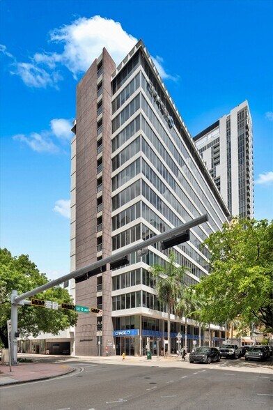 150 SE 2nd Ave, Miami, FL à vendre - Photo de l’immeuble – Image 3 sur 9