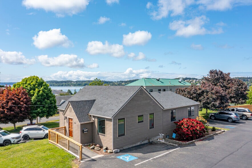 1121 SE Dock St, Oak Harbor, WA à louer - Photo principale – Image 1 sur 30