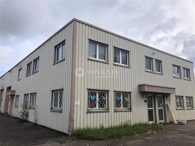 Bureau dans Le Perray-en-Yvelines à louer - Photo de l’immeuble – Image 1 sur 5