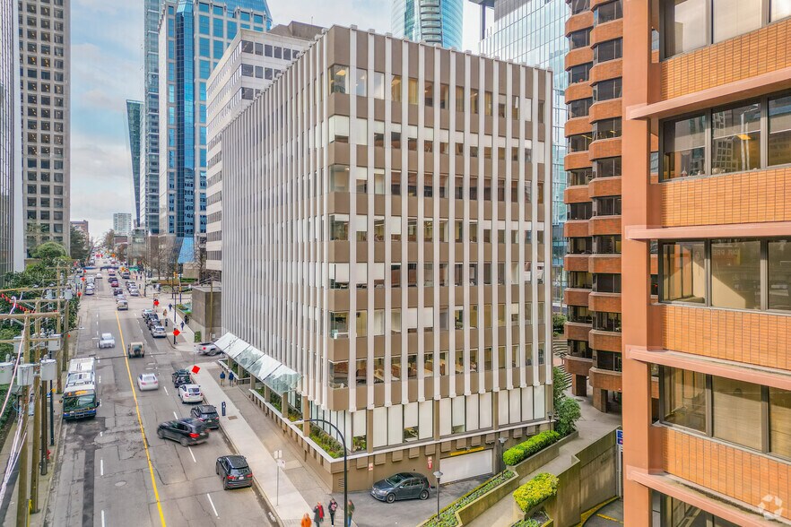 535 Thurlow St, Vancouver, BC à louer - Photo de l’immeuble – Image 2 sur 5