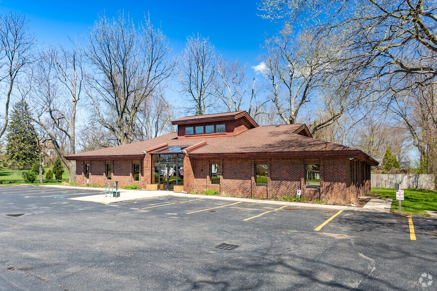 2850 Dixie Hwy, Waterford, MI à vendre - Photo principale – Image 1 sur 33