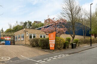 Plus de détails pour Redlands, Coulsdon - Industriel/Logistique à louer