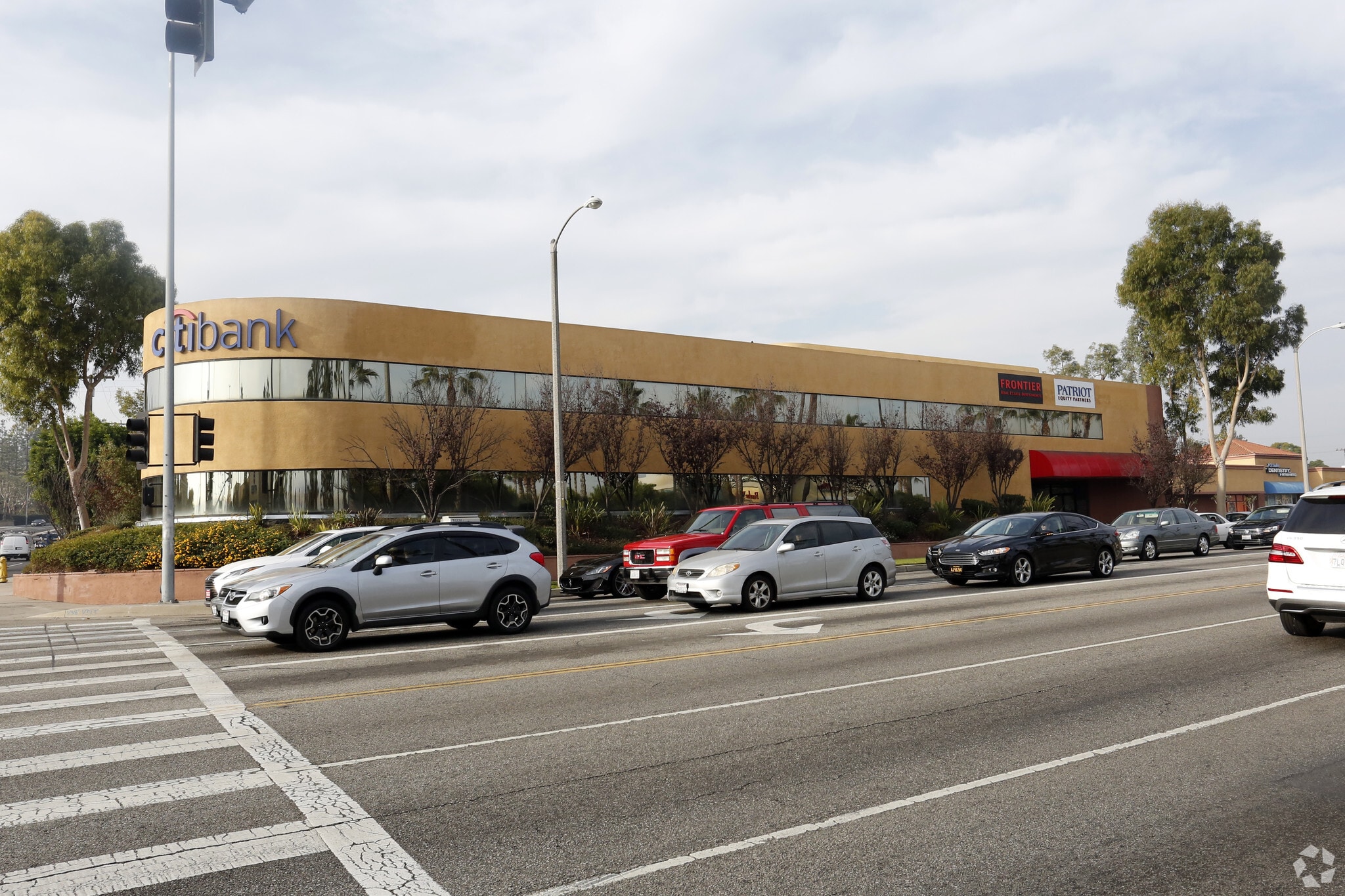 2700-2750 Pacific Coast Hwy, Torrance, CA à louer Photo de l’immeuble– Image 1 sur 5