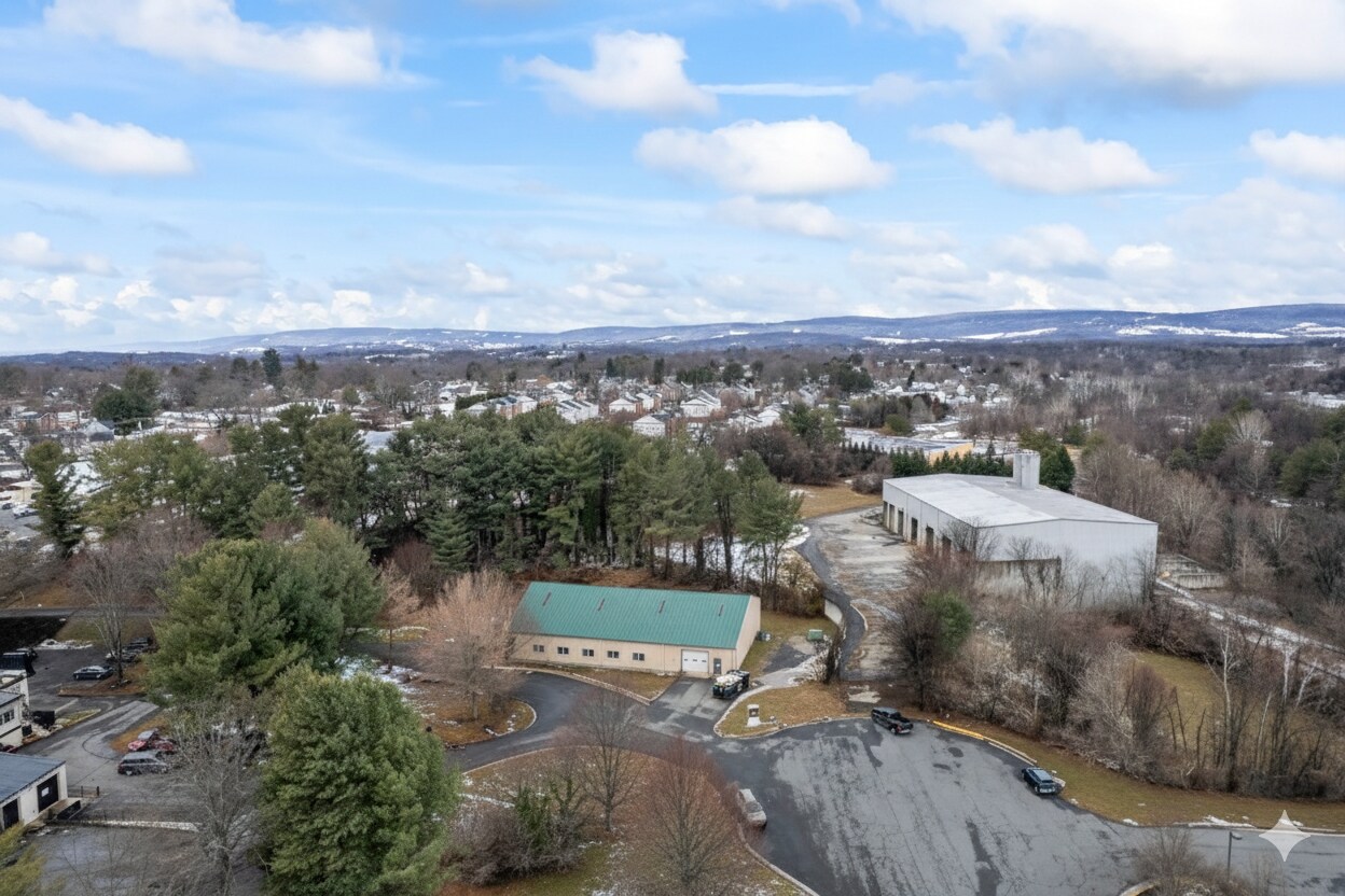 105 E Cornwell Ln, Purcellville, VA à vendre Photo principale– Image 1 sur 33