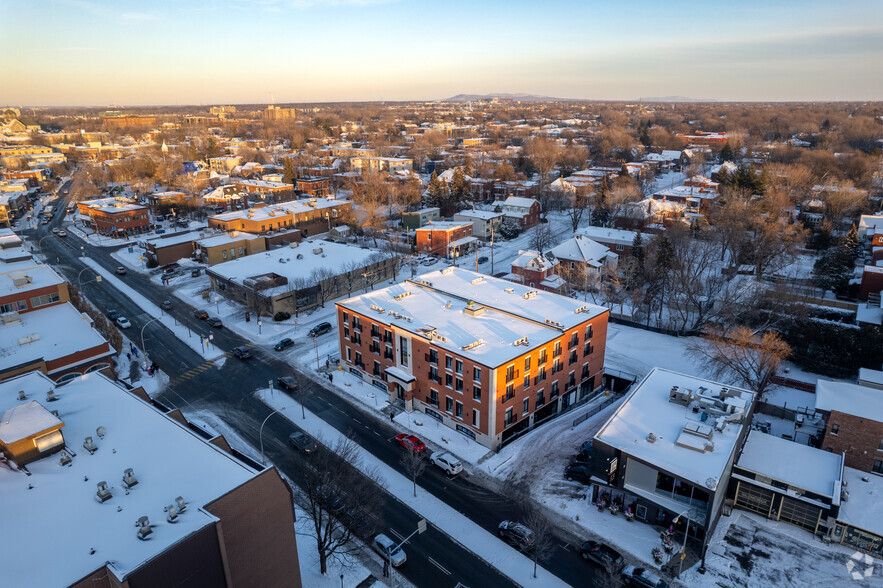 450-460 Rue Saint-Charles O, Longueuil, QC à louer - Aérien – Image 3 sur 6