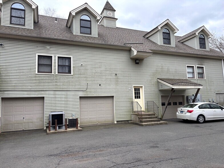 1369 Southford Rd, Southbury, CT à vendre - Photo de l’immeuble – Image 2 sur 17
