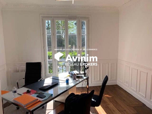 Bureau dans Enghien-les-Bains à louer - Photo intérieure – Image 1 sur 6