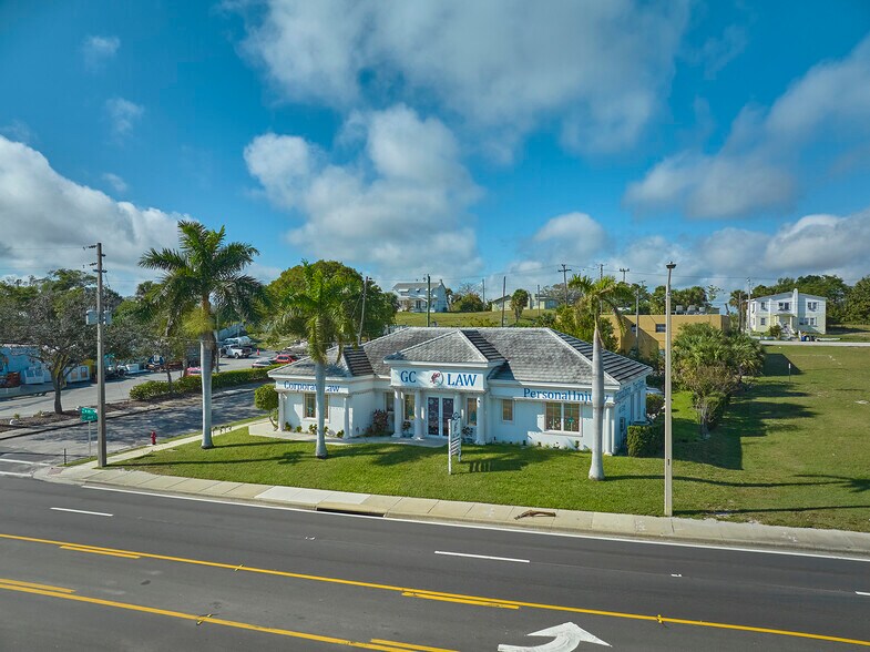 1001 N US Highway 1, Fort Pierce, FL à louer - Photo de l’immeuble – Image 1 sur 16