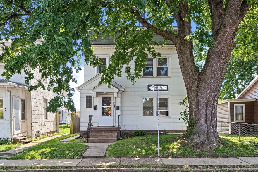 1717 Madison St, Davenport, IA à vendre - Photo principale – Image 1 sur 1