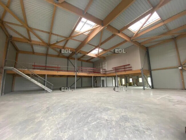 Plus de détails pour Local d’activités à vendre