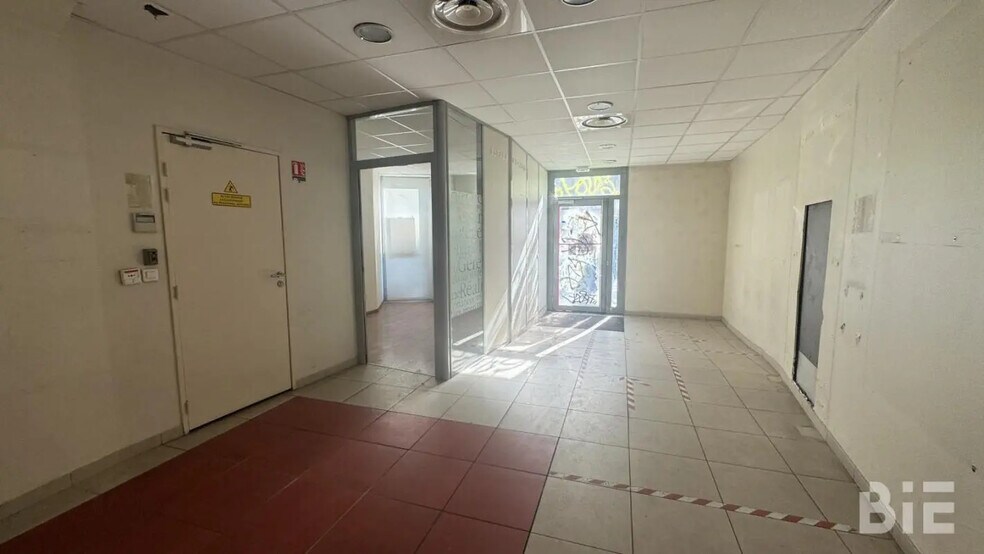 Local commercial dans Bordeaux à vendre - Photo de l’immeuble – Image 1 sur 3