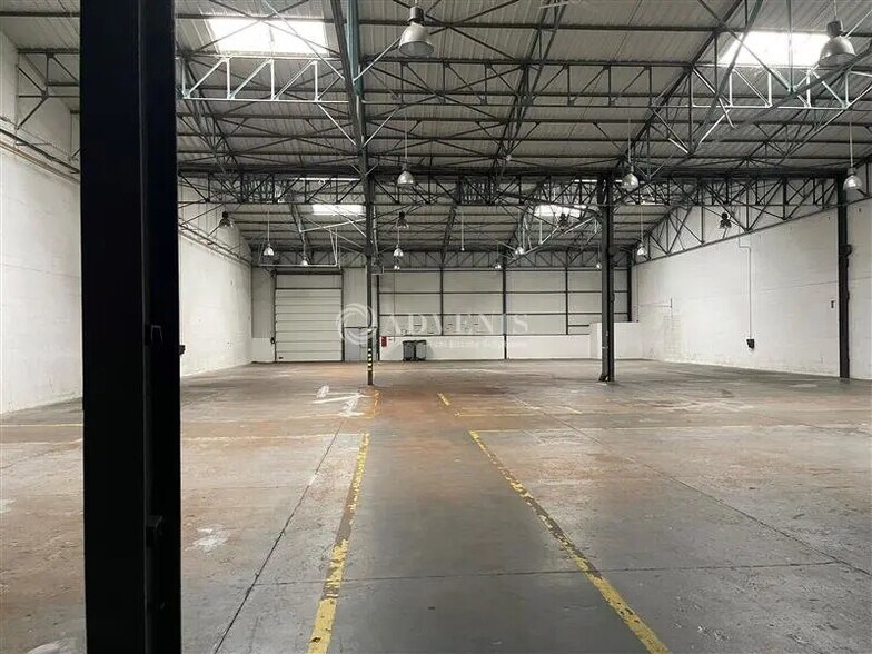 Local d'activités dans Le Mans à vendre - Photo de l’immeuble – Image 2 sur 2