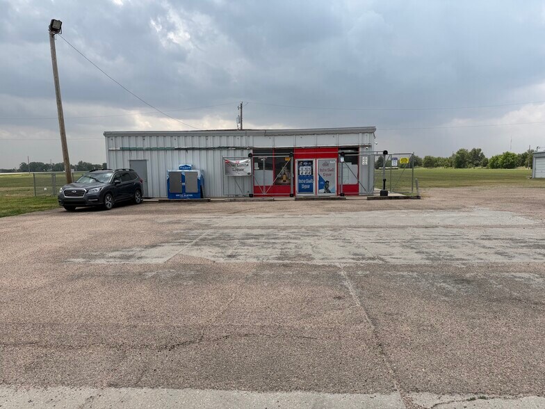 31 NE 30 Rd, Great Bend, KS à vendre - Photo de l’immeuble – Image 1 sur 1