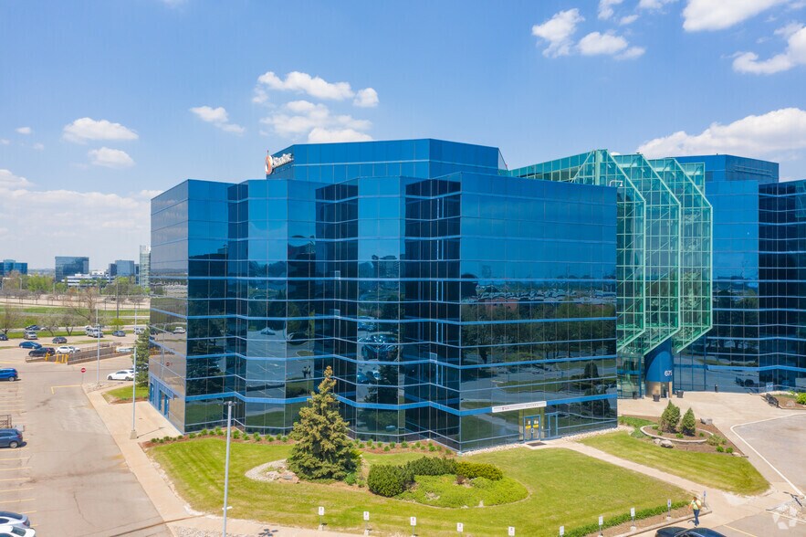 675 Cochrane Dr, Markham, ON à louer - Photo principale – Image 1 sur 11