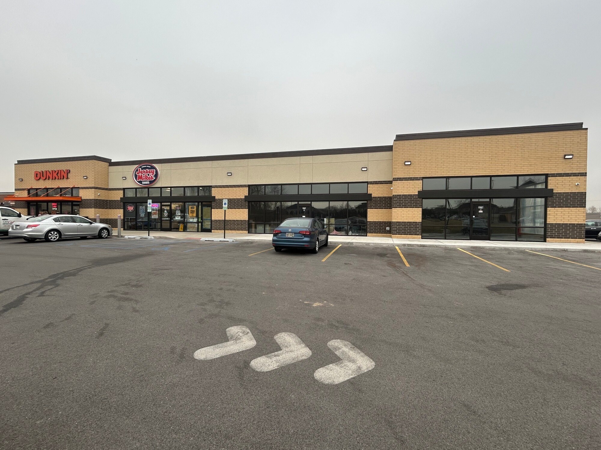 275 US 30, Schererville, IN à louer Photo principale– Image 1 sur 13
