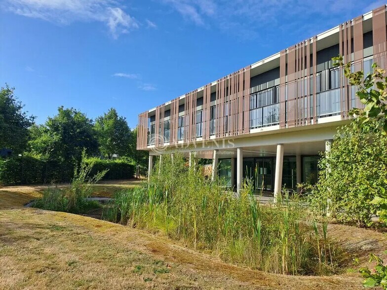 Bureau dans Carquefou à louer - Photo de l’immeuble – Image 1 sur 12