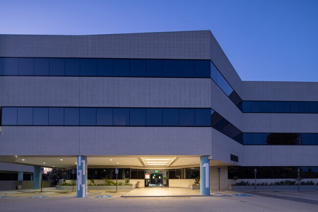 Plus de détails pour 6345 Balboa Blvd, Encino, CA - Bureau, Médical à louer