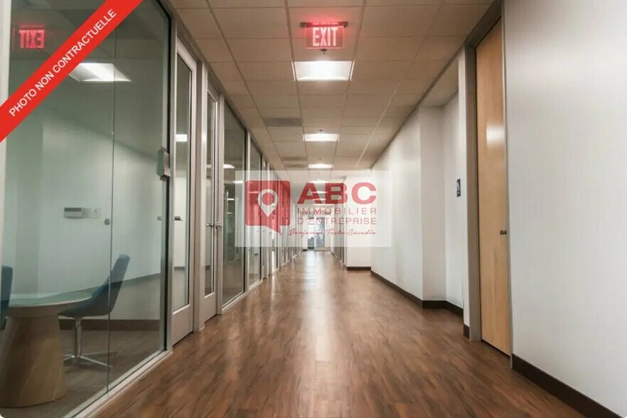 Bureau dans  à louer - Photo de l’immeuble – Image 1 sur 3