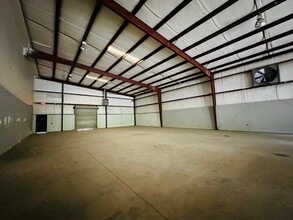 645-647 Red Oak Rd, Stockbridge, GA à louer Photo de l’immeuble– Image 1 sur 11