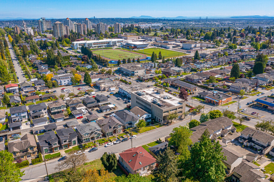 7818 6th St, Burnaby, BC à louer - Photo de l’immeuble – Image 3 sur 10