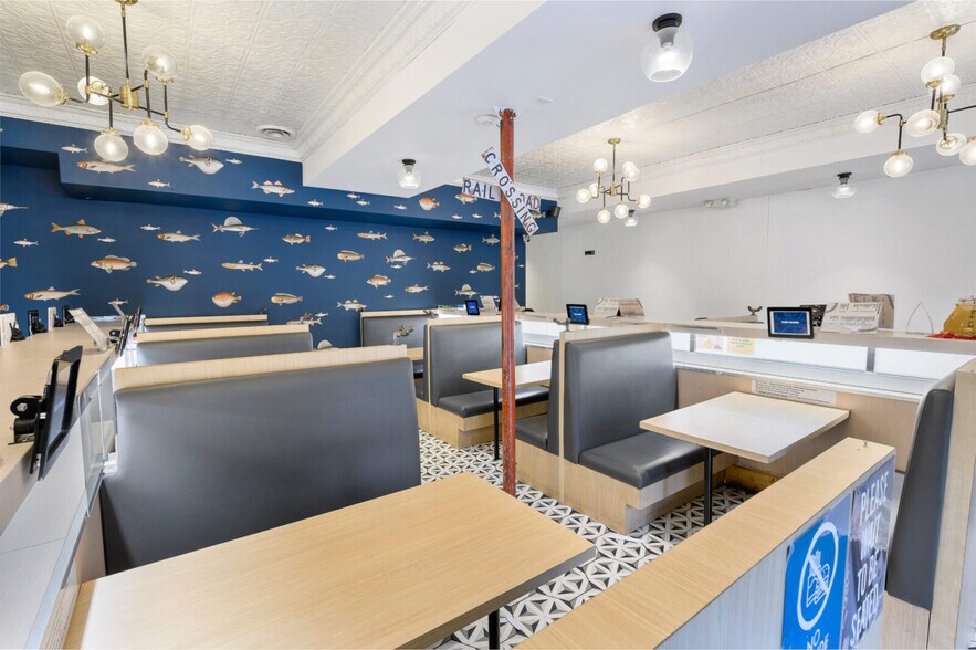 1047 Denman St, Vancouver, BC à vendre - Photo intérieure – Image 3 sur 5