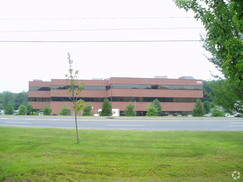 500 New Karner Rd, Colonie, NY à louer - Photo de l’immeuble – Image 2 sur 14