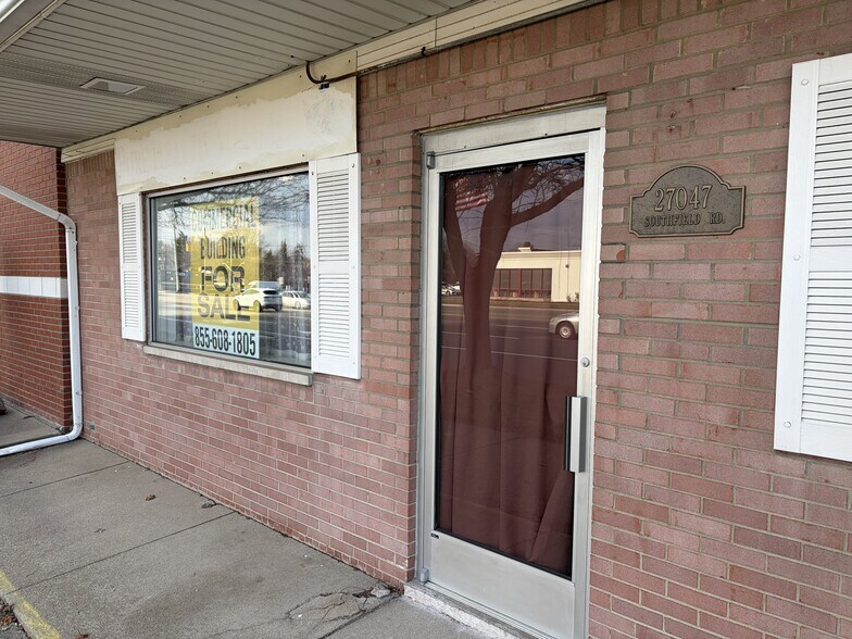 27051 Southfield Rd, Lathrup Village, MI à vendre - Photo de l’immeuble – Image 3 sur 62
