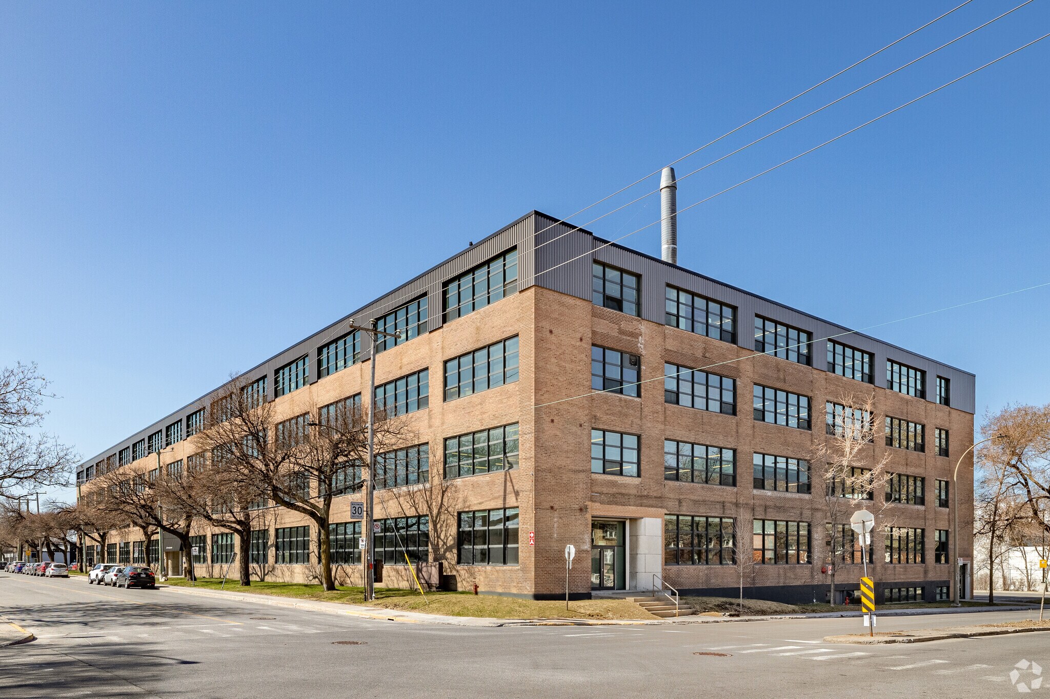 225 Rue de Liège O, Montréal, QC à louer Photo principale– Image 1 sur 3