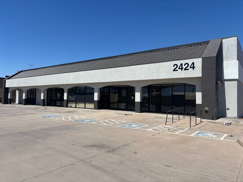 2424 E McDowell Rd, Phoenix, AZ à louer - Photo principale – Image 1 sur 9