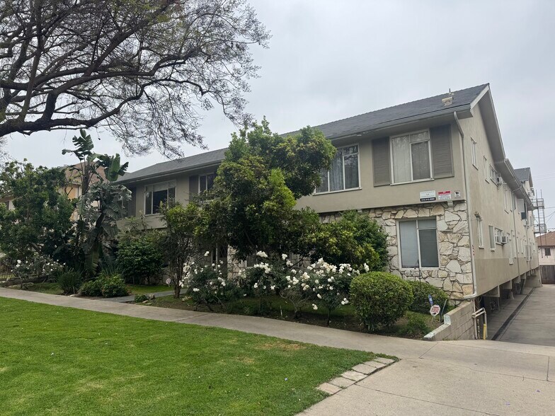 8218 De Longpre Ave, West Hollywood, CA à vendre - Photo de l’immeuble – Image 3 sur 17