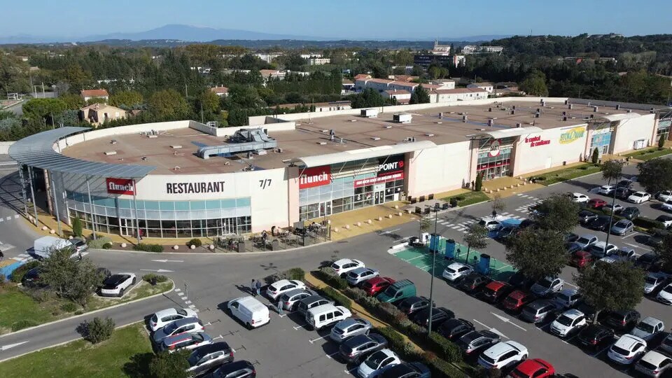 Local commercial dans Avignon à louer - Photo de l’immeuble – Image 2 sur 12