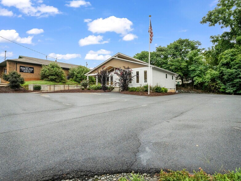 147 E Court St, Rutherfordton, NC à vendre - Photo de l’immeuble – Image 2 sur 43